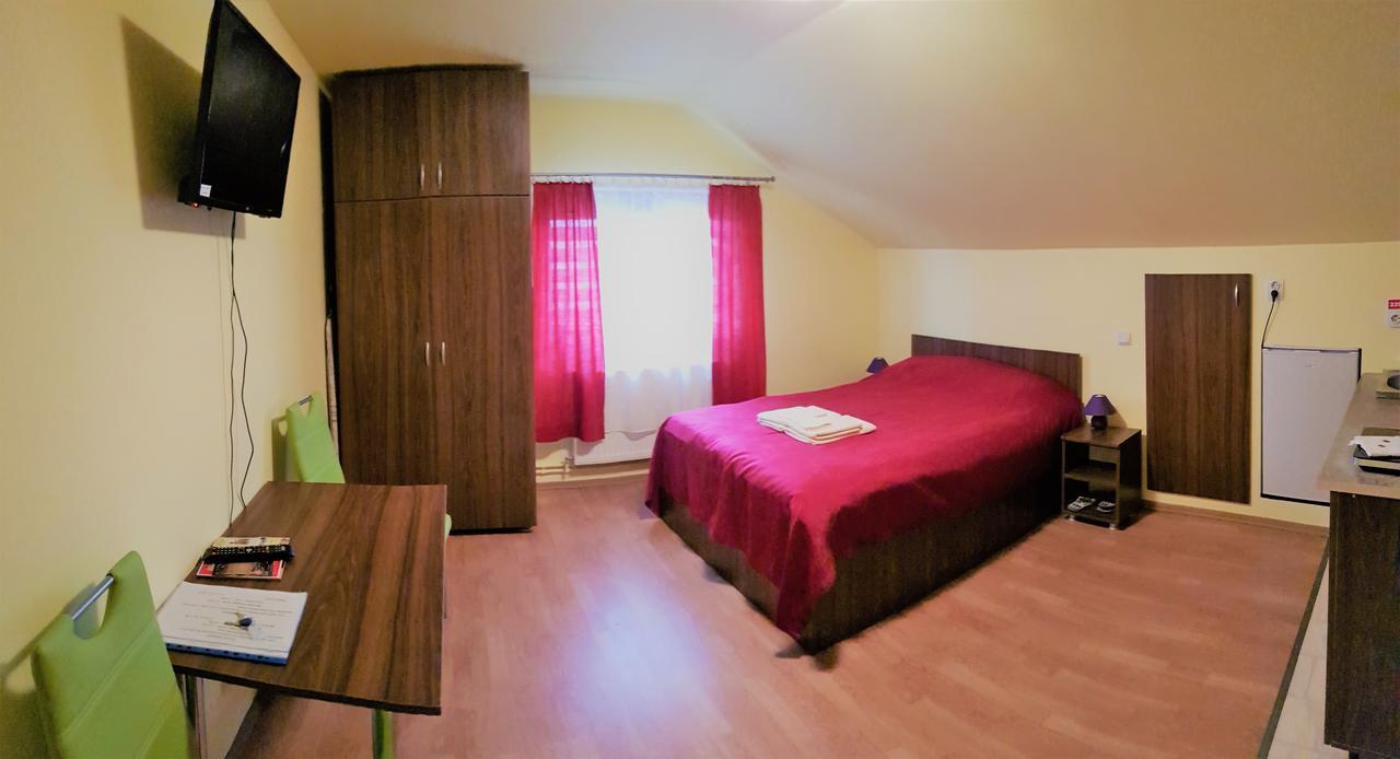 Ferienwohnung Floare De Colt Hermannstadt Exterior foto